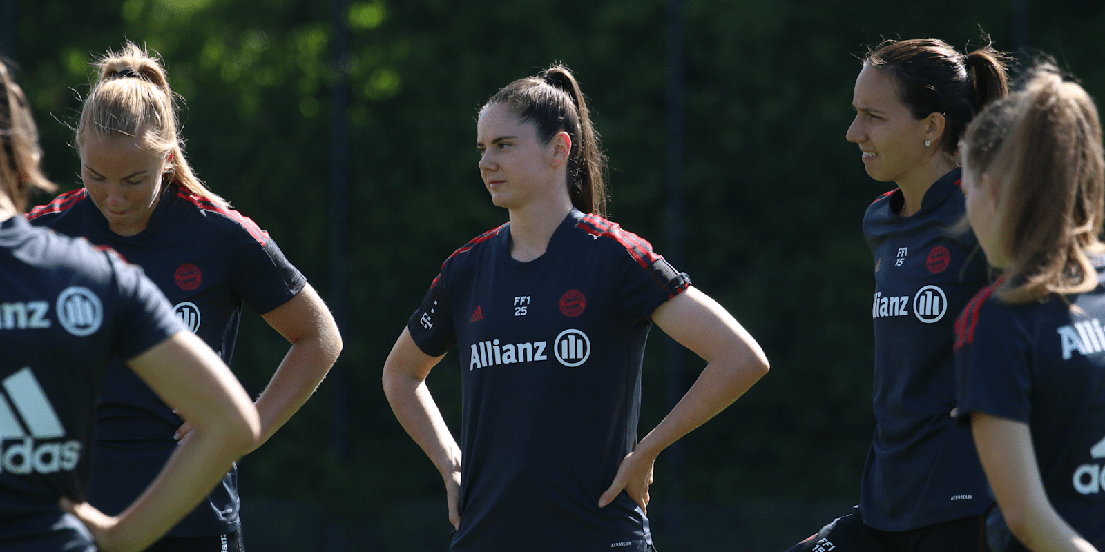 Sarah Zadrazil im Training der FC Bayern Frauen