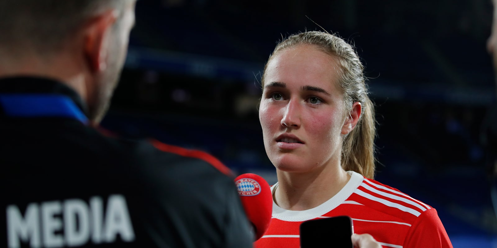 Sydney Lohmann Interviews FC Bayern Frauen