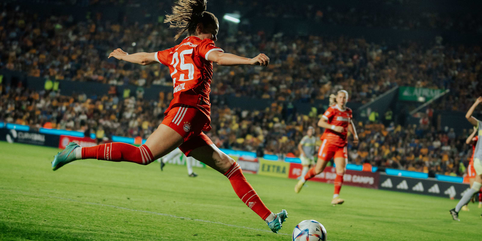 Sarah Zadrazil FC Bayern Mexiko