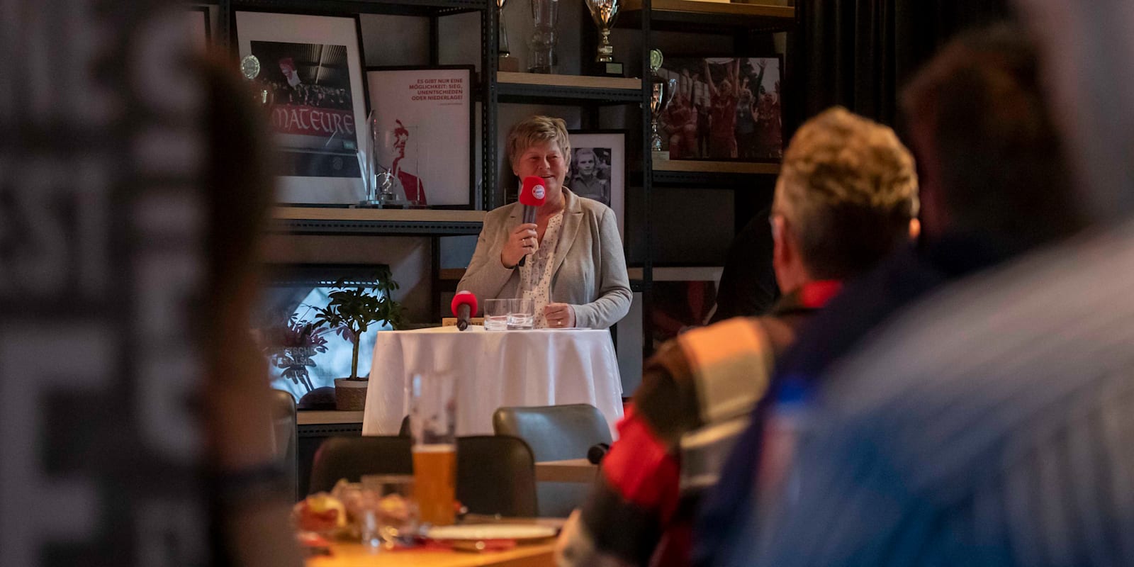 FC Bayern Frauen Mitgliederstammtisch