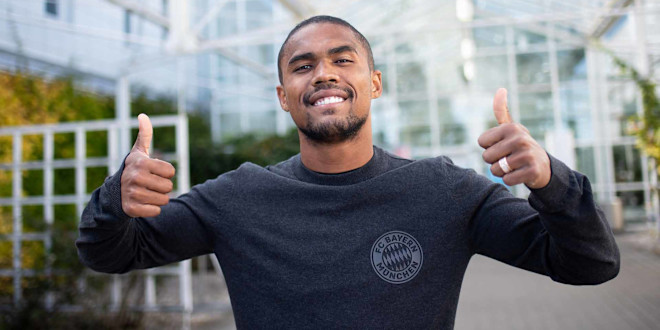 Douglas Costa Arrives In Munich Fc Bayern