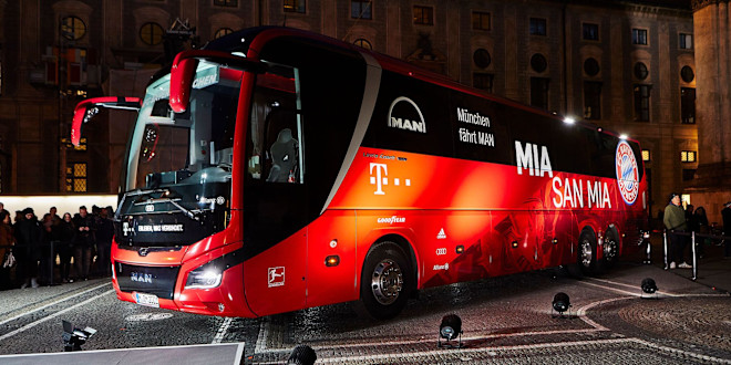 Fc Bayern Nimmt Neuen Mannschaftsbus In Empfang Fc Bayern Munchen