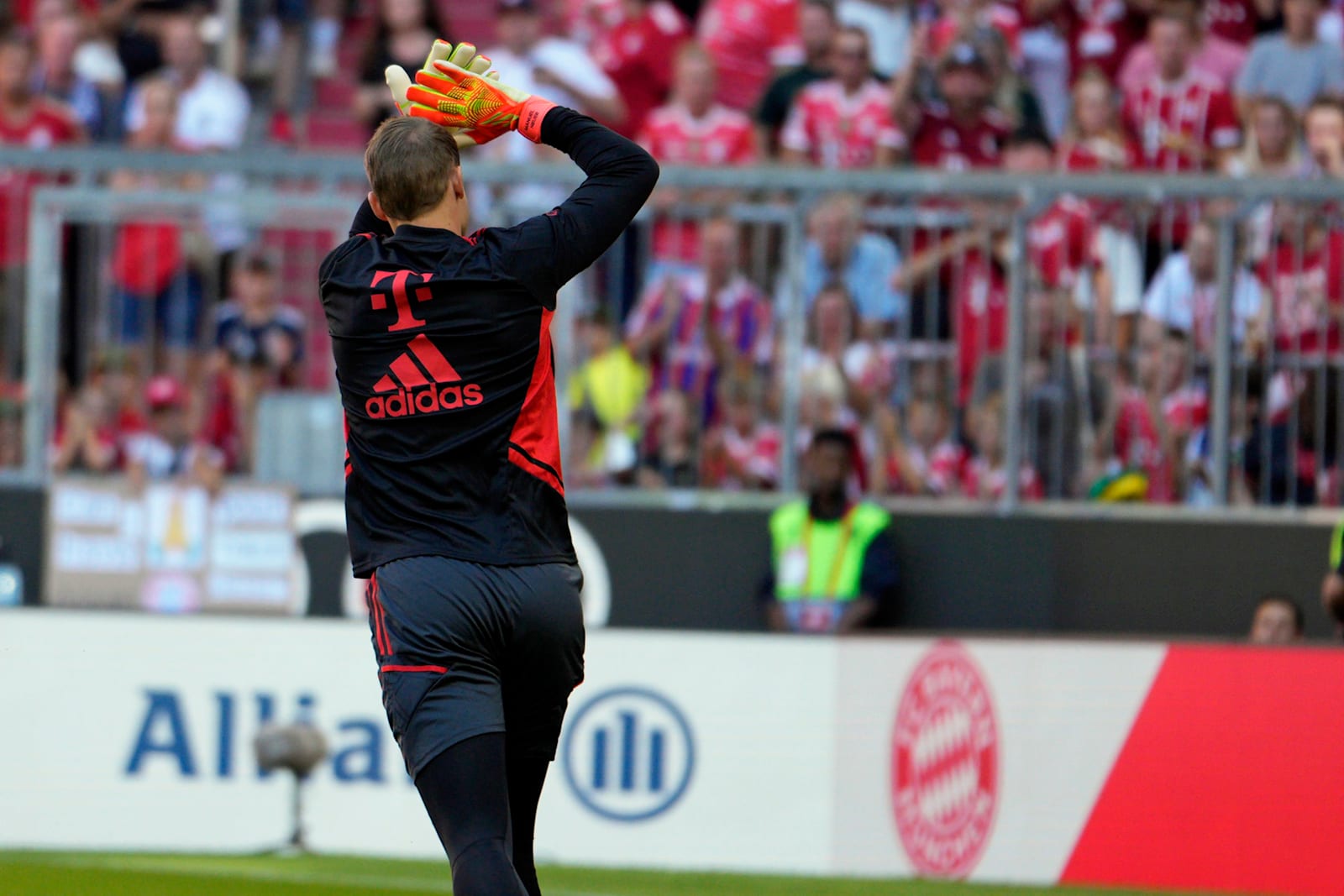 02-fc-bayern-wolfsburg-140822-mel