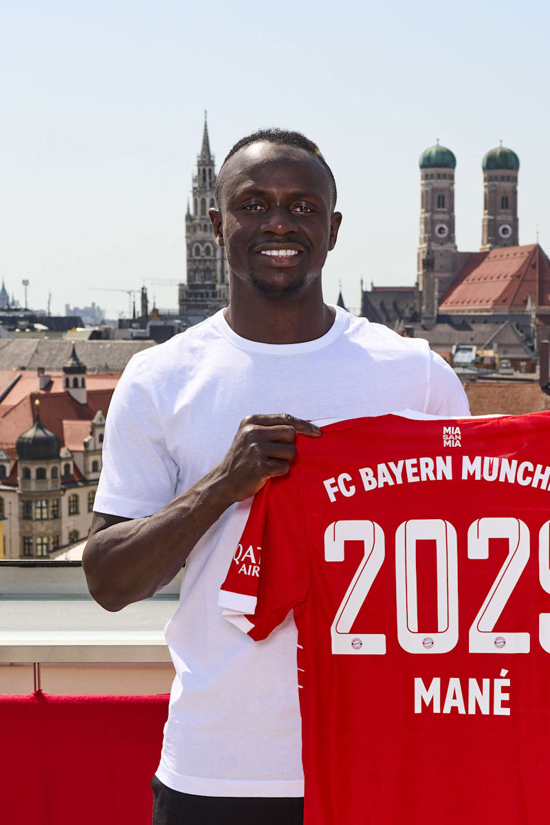 Mane shop signed shirt