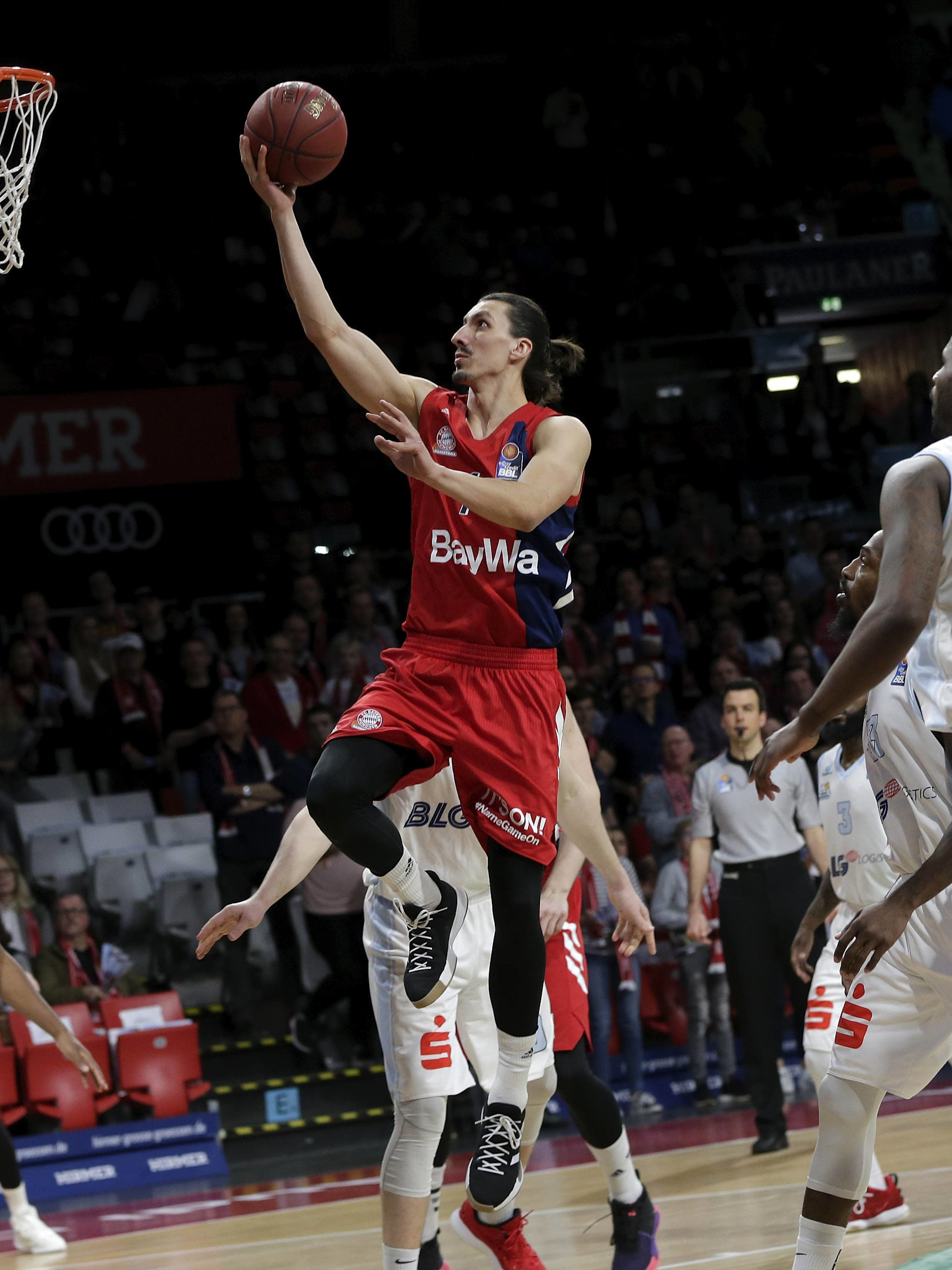 91 80 Gegen Bremerhaven Die Bayern Behaupten Die Tabellenfuhrung