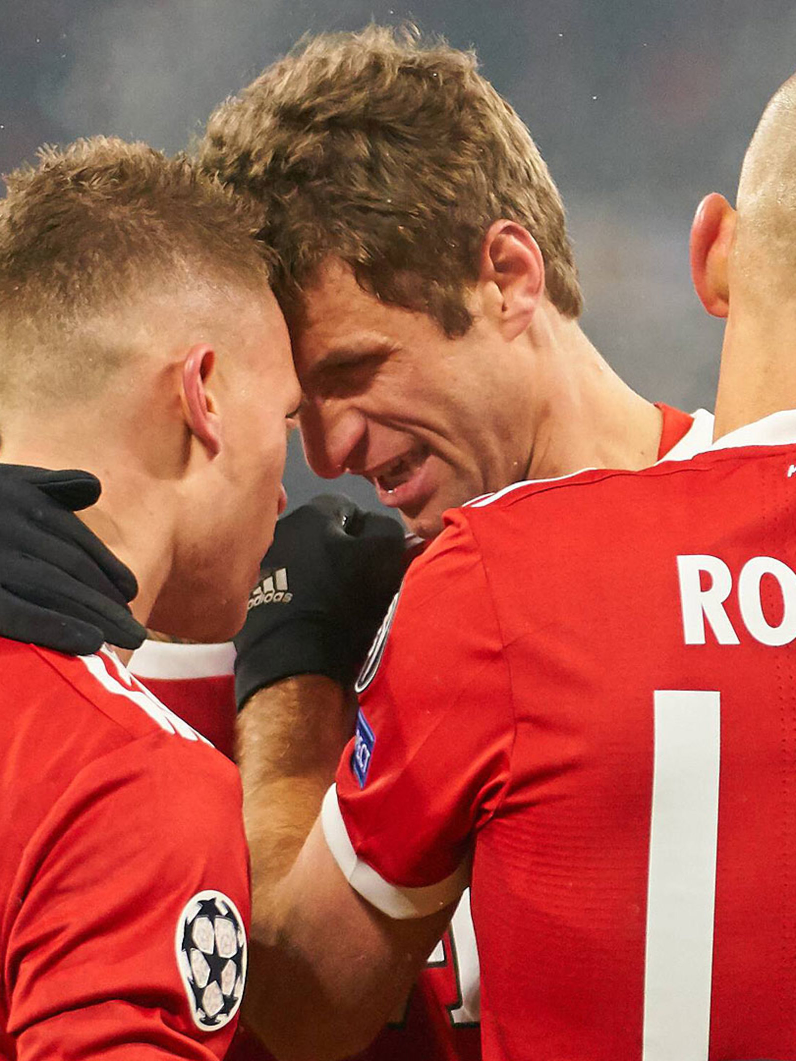 バイエルンがcl準決勝進出への扉を大きく開く Fc Bayern Munich バイエルンがcl準決勝進出への扉を大きく開く Fc Bayern Munich