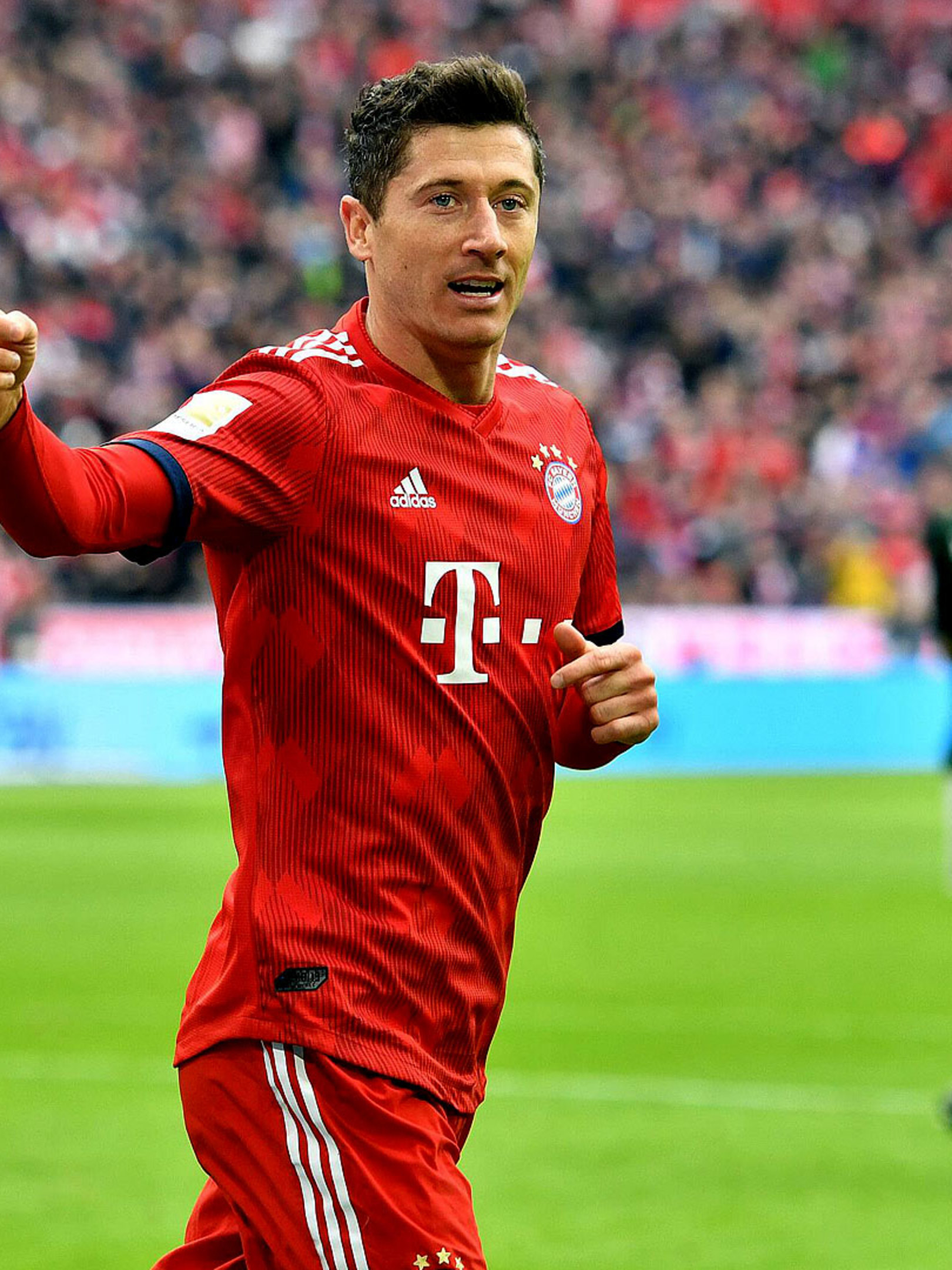 レヴァンドフスキがブンデスリーガ外国人最多得点者になる Fc Bayern Munich レヴァンドフスキがブンデスリーガ外国人最多得点者になる Fc Bayern Munich