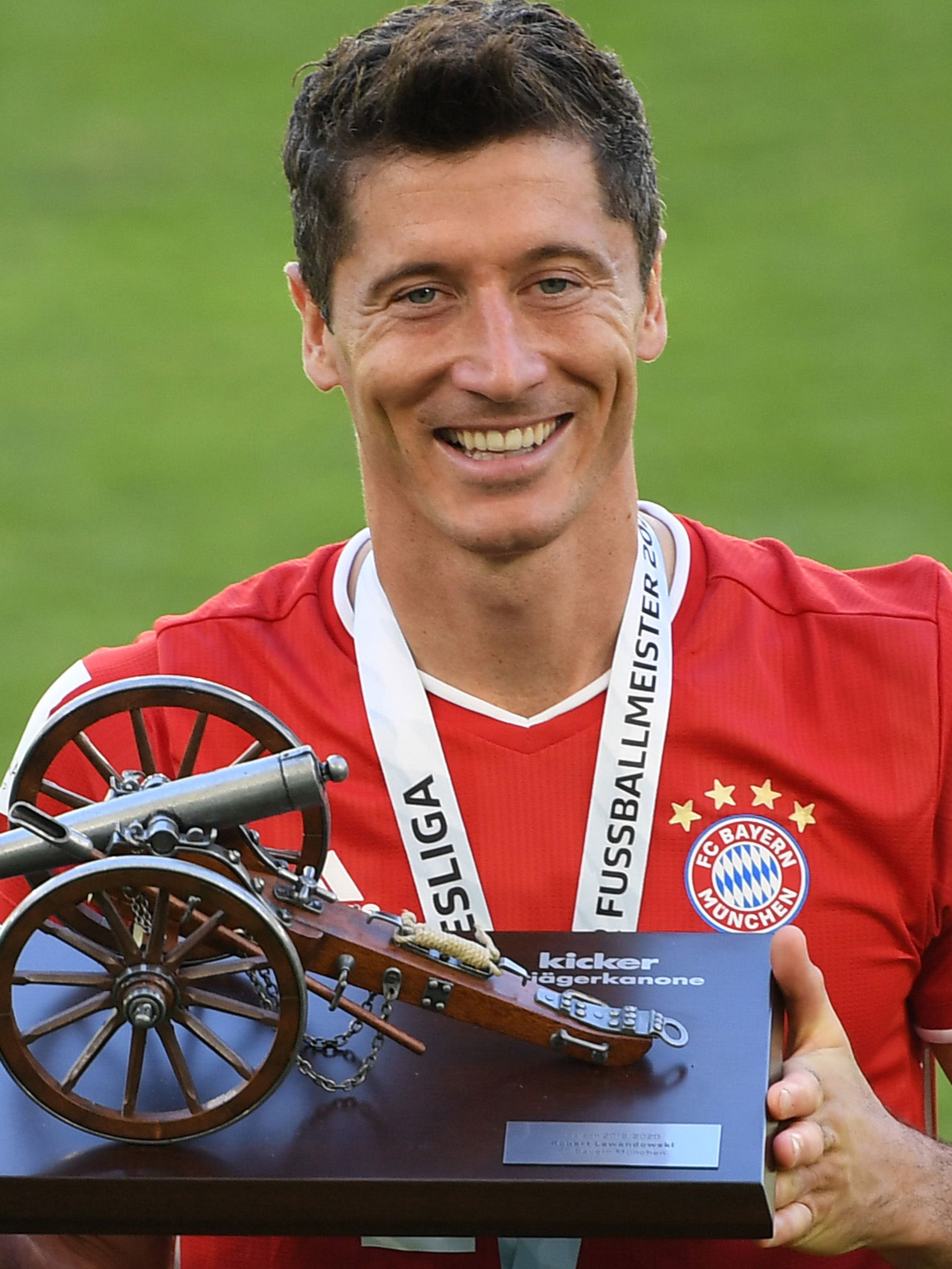 Lewandowski Zum Funften Mal Bundesliga Torschutzenkonig Fc Bayern Lewandowski Zum Funften Mal Bundesliga Torschutzenkonig Fc Bayern