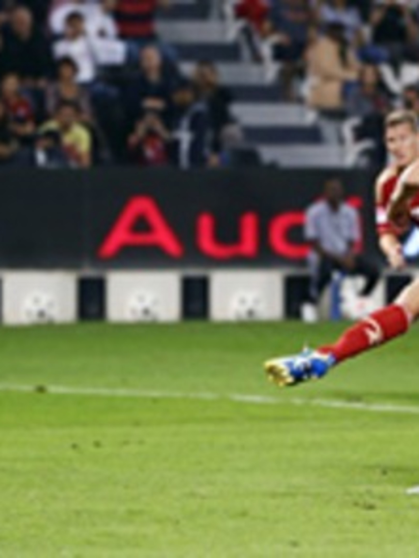 Fcバイエルン シャルケに付け入る隙を与えず Fc Bayern Munich Fcバイエルン シャルケに付け入る隙を与えず Fc Bayern Munich
