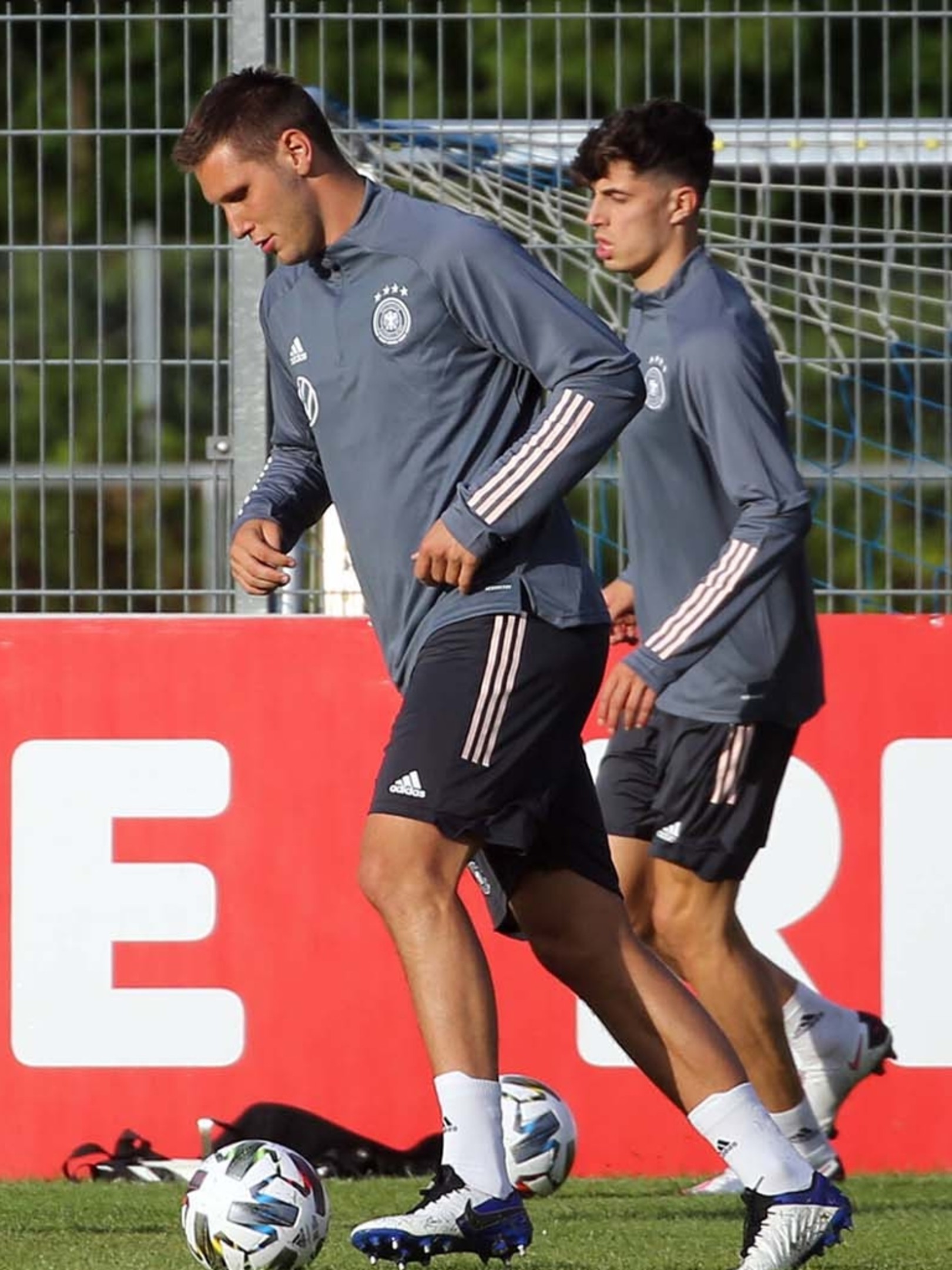 Sule Spurt Bei Nationalmannschaft Gleichen Titelhunger Wie Bei Bayern Sule Spurt Bei Nationalmannschaft Gleichen Titelhunger Wie Bei Bayern