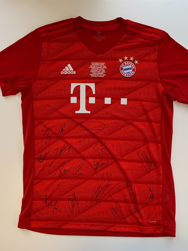 Signed bayern munich jersey clearance