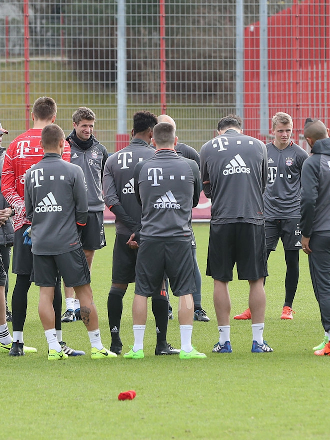 ノイアーがシャルケを賞賛 サンチェスは軽い風邪 Fc Bayern Munich ノイアーがシャルケを賞賛 サンチェスは軽い風邪 Fc Bayern Munich