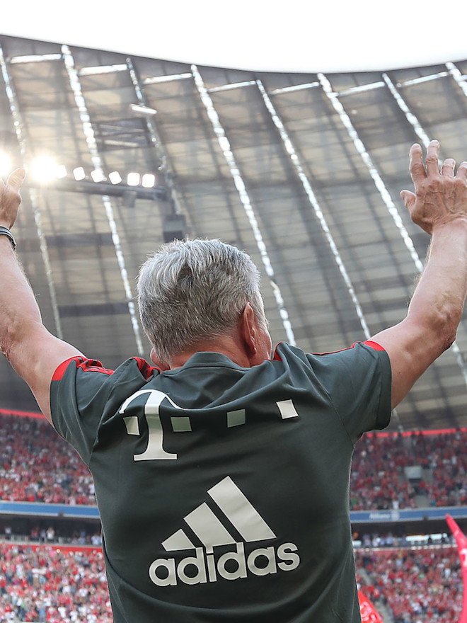 Ovationen Und Feuchte Augen Bei Heynckes Liga Abschied Fc Bayern Munchen
