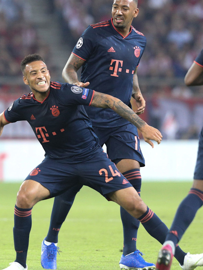 ピレウスでトリッソが雄叫びを上げる Fc Bayern Munich
