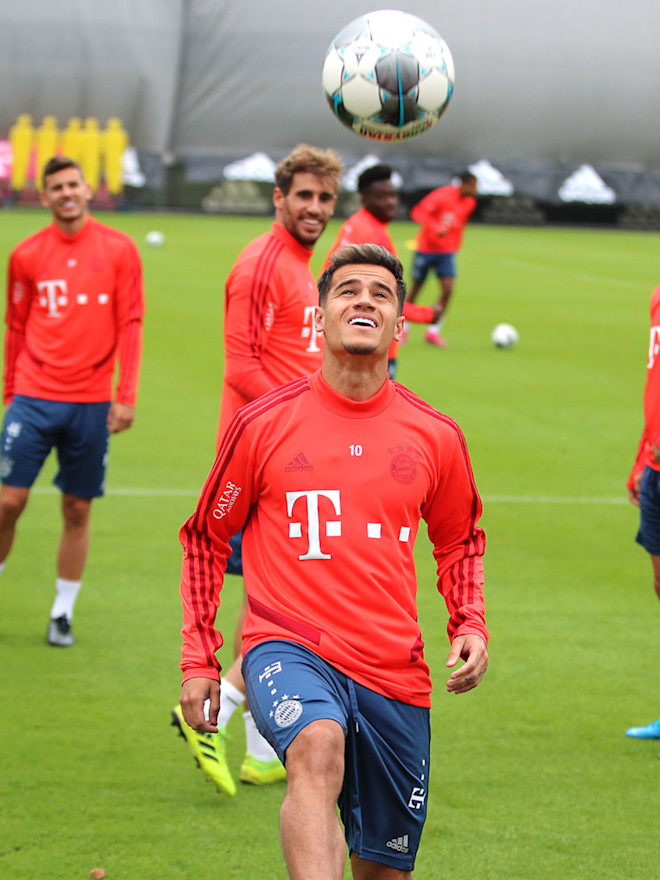 シャルケとのアウェイ戦で 勝たねばならないし そう望んでいる fcバイエルン Fc Bayern Munich シャルケとのアウェイ戦で 勝たねばならないし そう望んでいる fcバイエルン Fc Bayern Munich