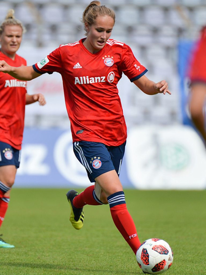 Sydney Lohmann Verlangert Bis 2022 Beim Fc Bayern Munchen Fc Bayern Munchen