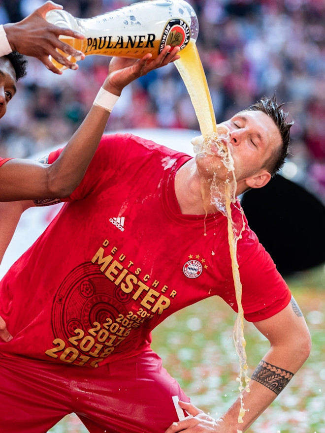 Die Besten Bierduschen Beim Fc Bayern Die Besten Bierduschen Beim Fc Bayern