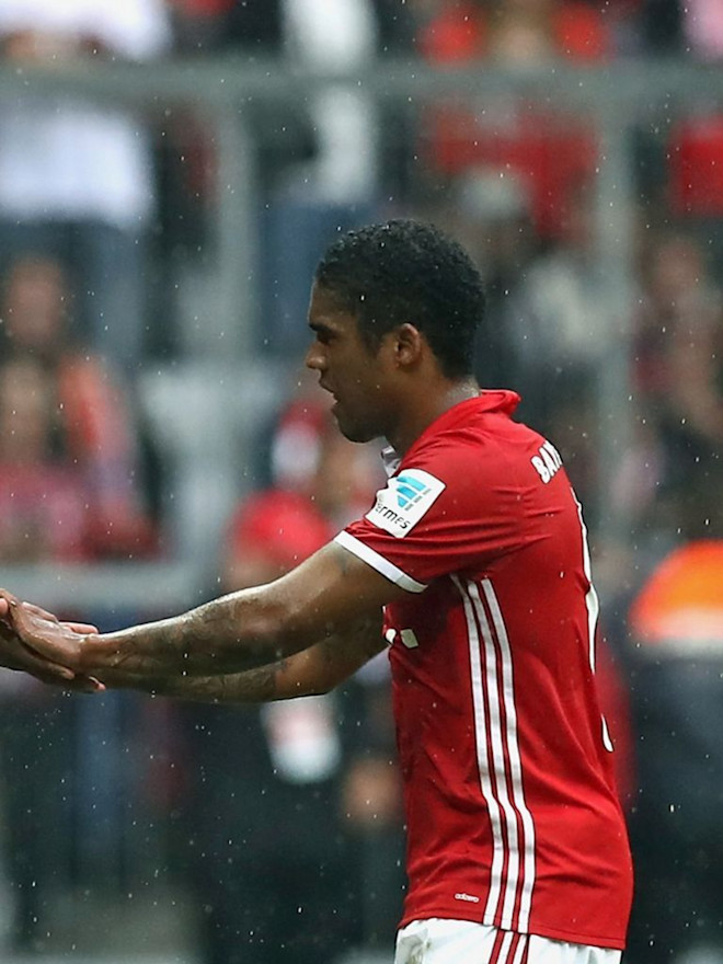 Douglas Costa Out Injured Fc Bayern Munich @douglascosta has been ruled out of #bmgfcb with a knee injury. fc bayern