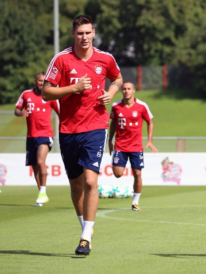 パス ドリブル ランニング ルディとズーレが始動 Fc Bayern Munich パス ドリブル ランニング ルディとズーレが始動 Fc Bayern Munich