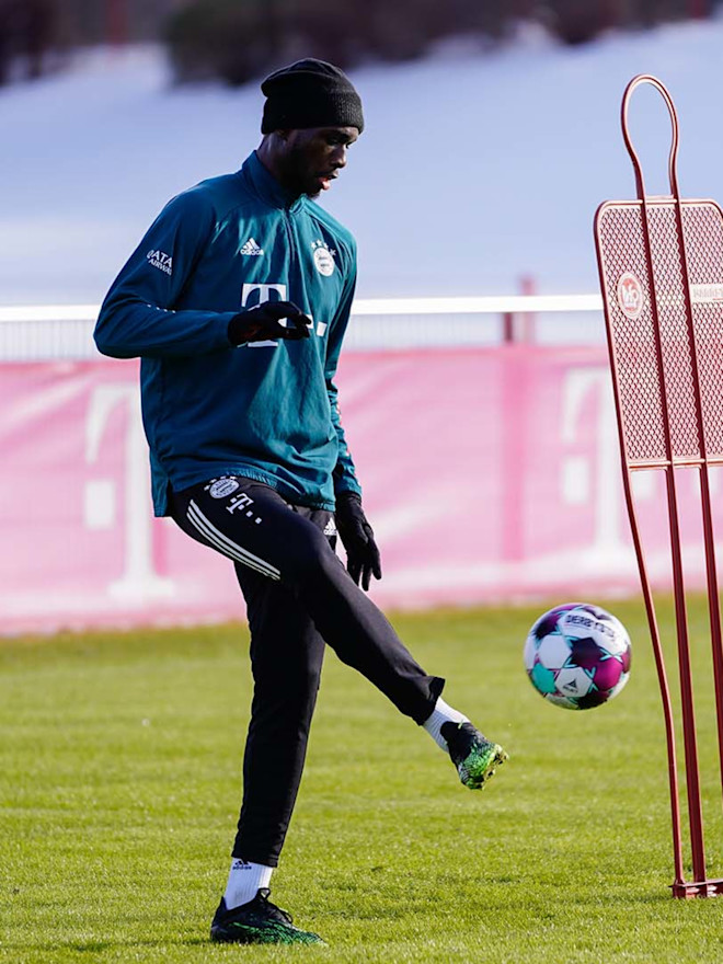 Tanguy Nianzou Wieder Am Ball Tanguy Nianzou Wieder Am Ball