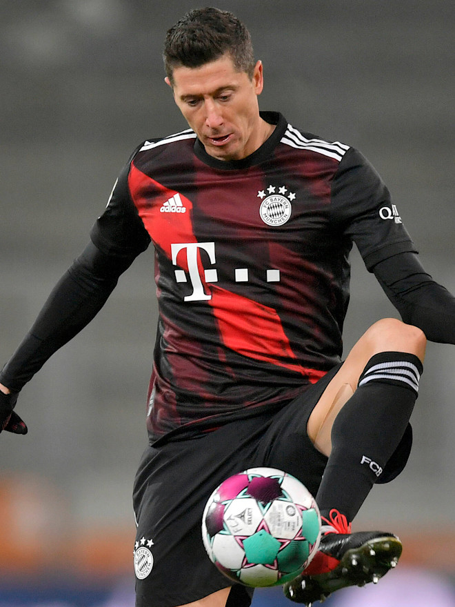 Subbed Off Against Augsburg Lewandowski Comes Off As A Precaution