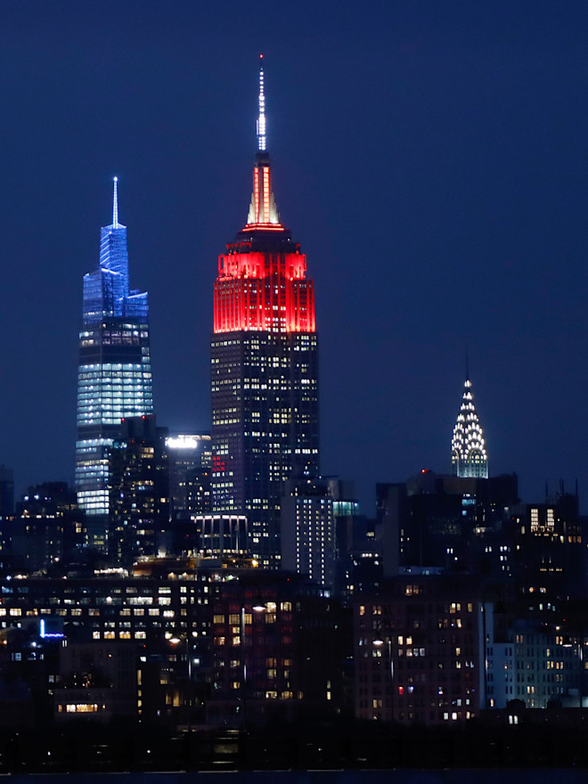 Fc Bayern Lights The Empire State Red