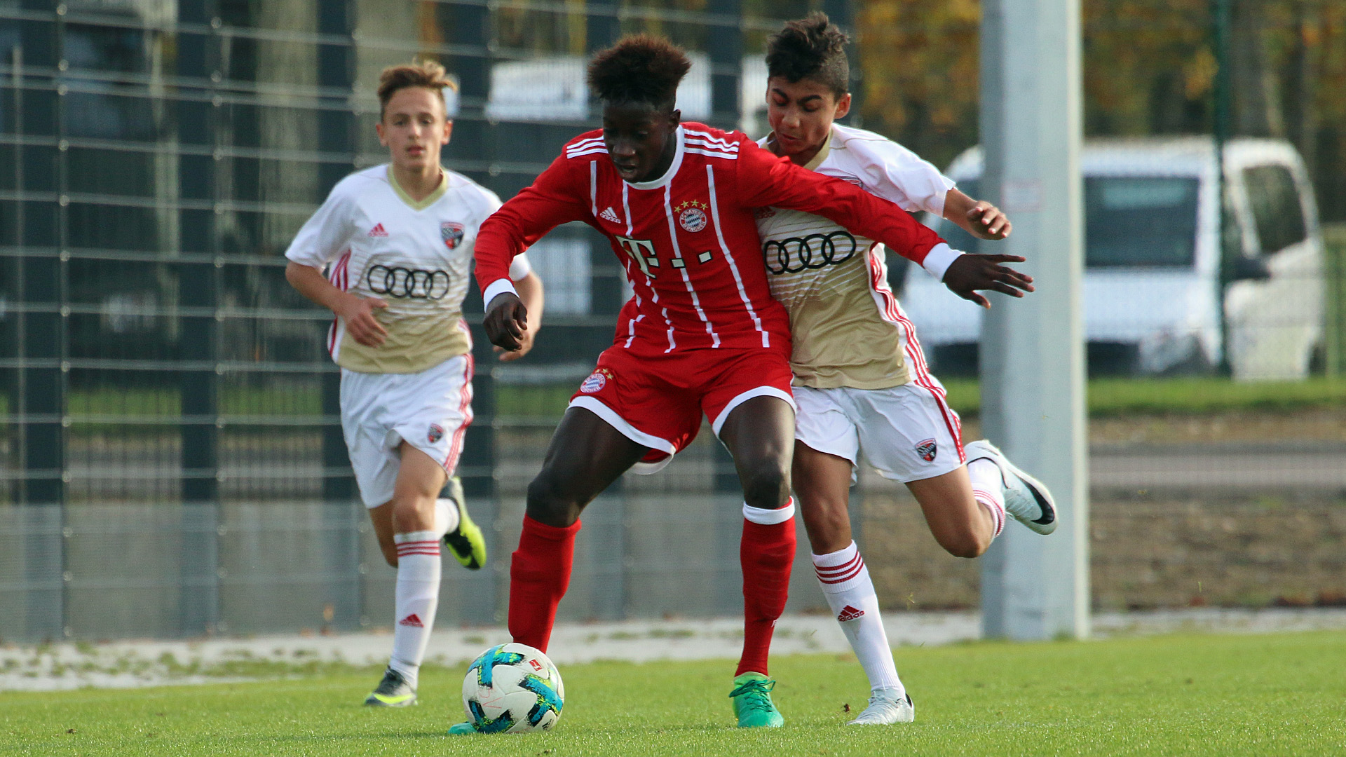 U15 bezwingt Ingolstadt, U16 unterliegt FCA - FC Bayern ...