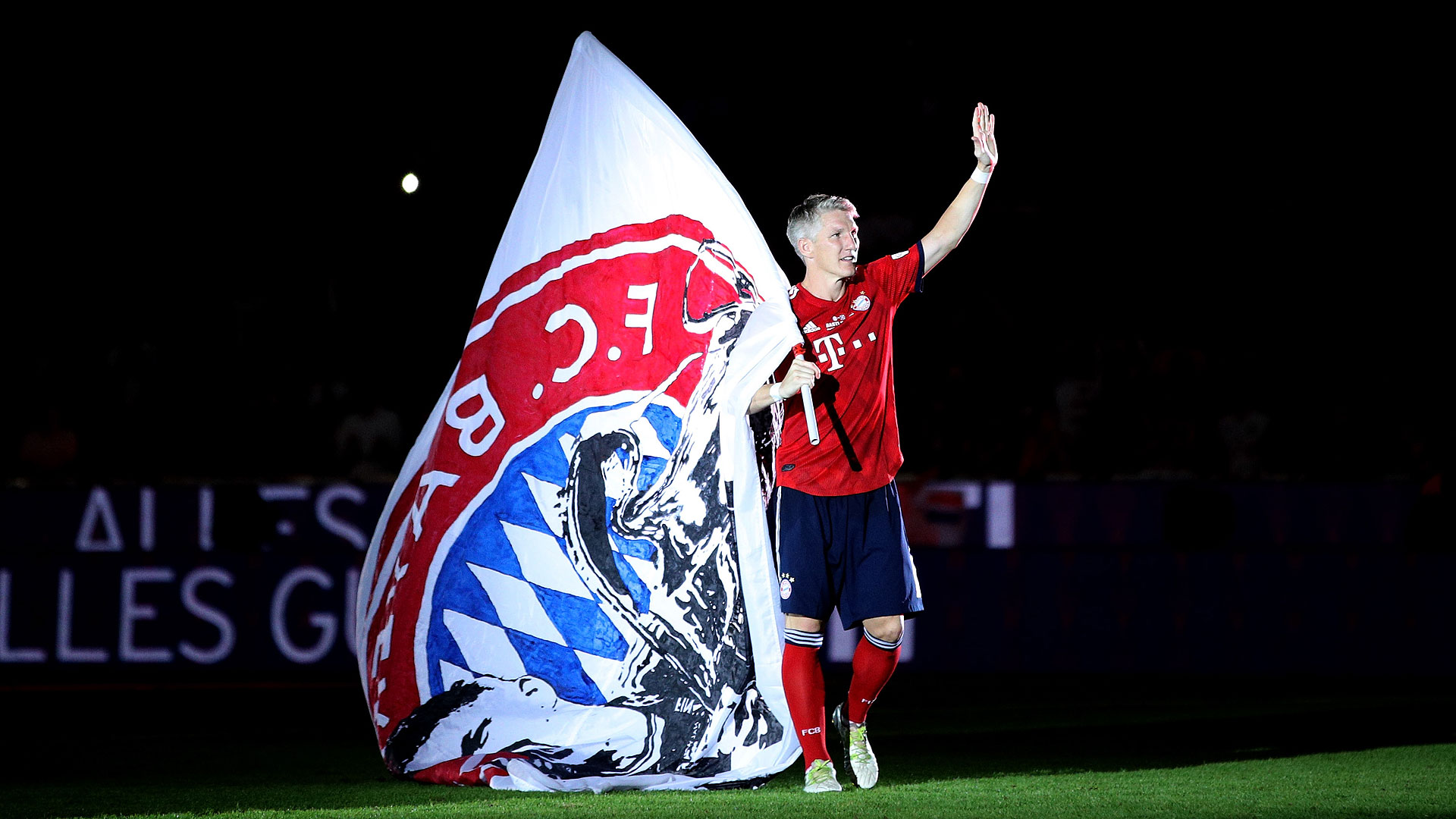 感極まる別れとなったシュヴァインシュタイガーの送別試合 Fc Bayern Munich