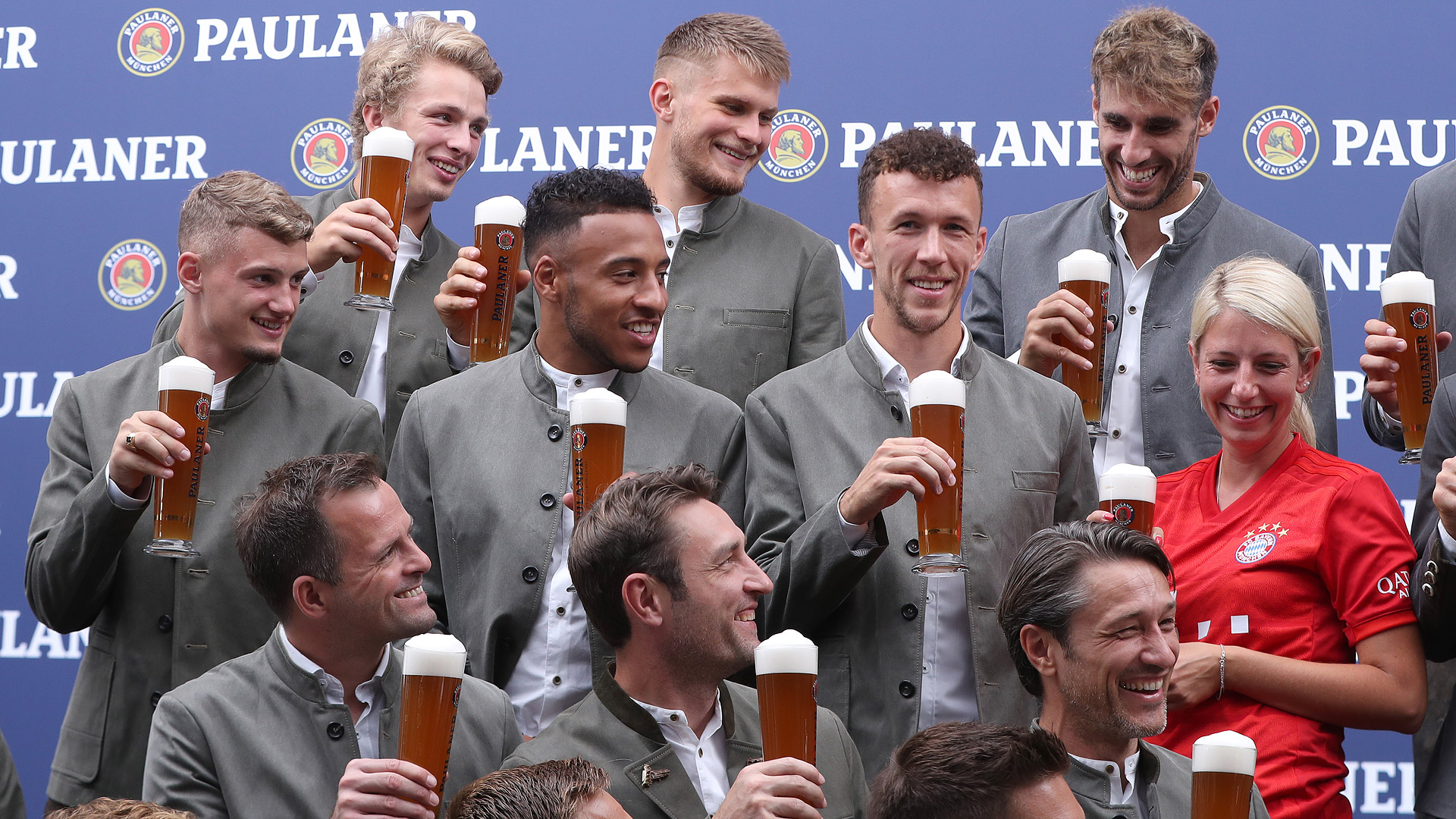FCB pros at Paulaner photo shoot - FC Bayern Munich