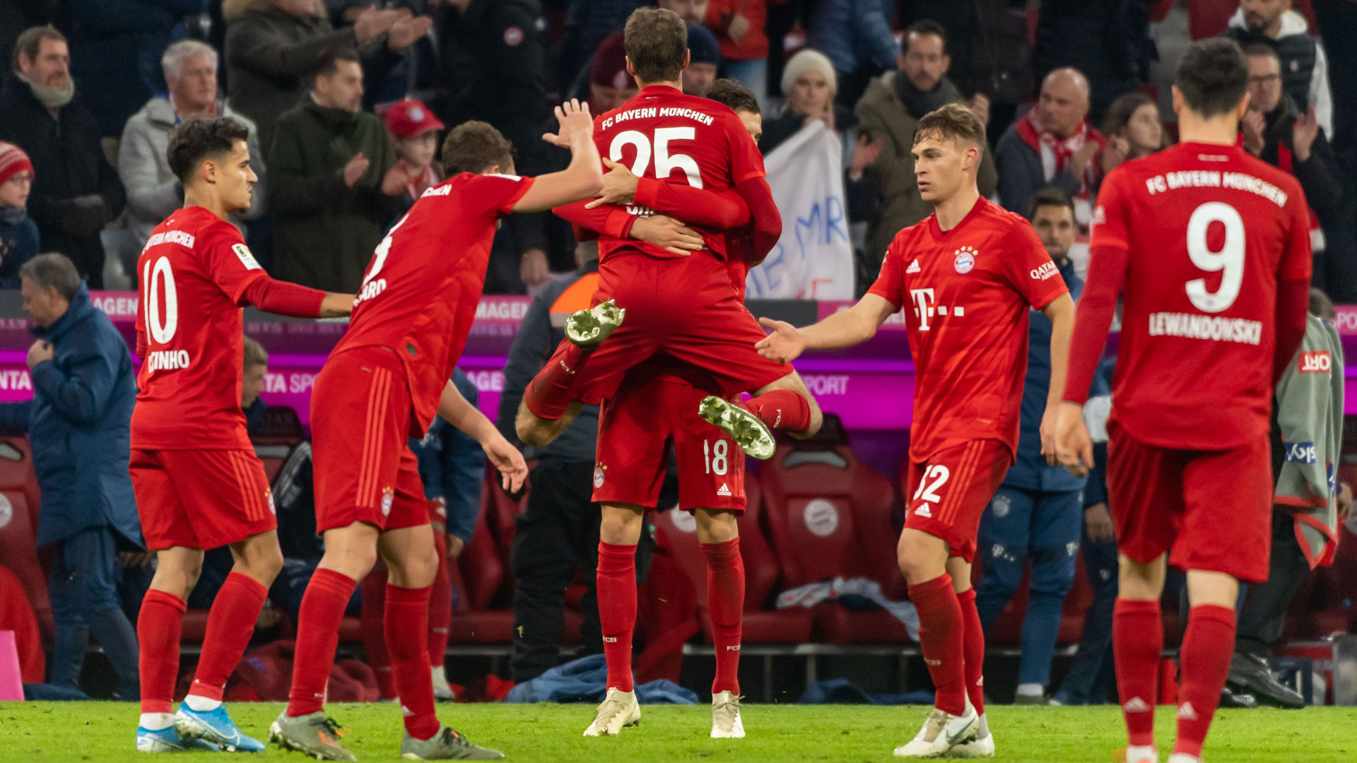 1,100 victories and 2,500 goals at home: FC Bayern extend ...