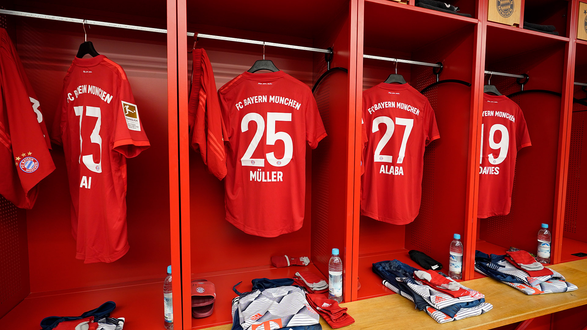 ホームで行われたボルシア ドルトムント戦の写真 Fc Bayern Munich ホームで行われたボルシア ドルトムント戦の写真 Fc Bayern Munich