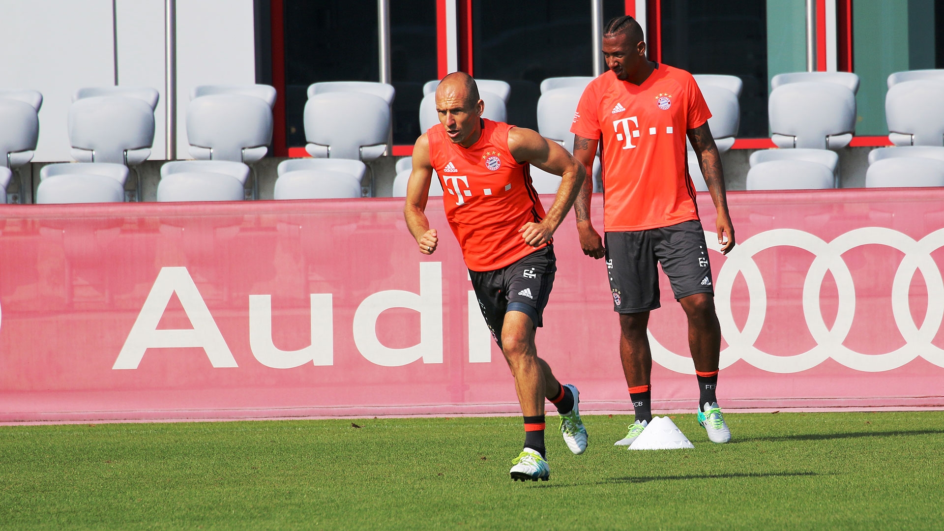 ボアテングとロッベンが全体練習に合流 Fc Bayern Munich ボアテングとロッベンが全体練習に合流 Fc Bayern Munich