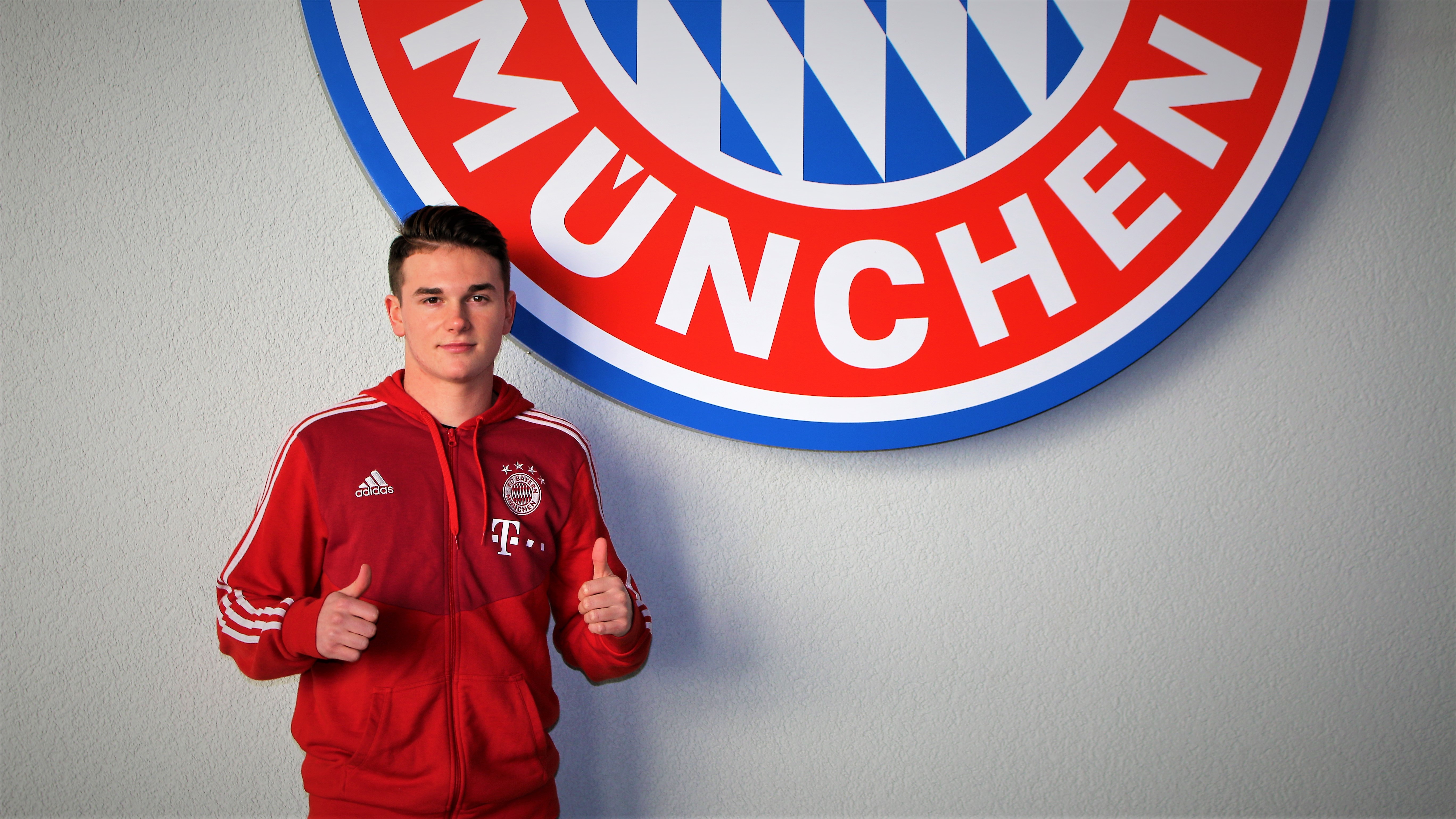 FC Bayern signs young American talent Taylor Booth