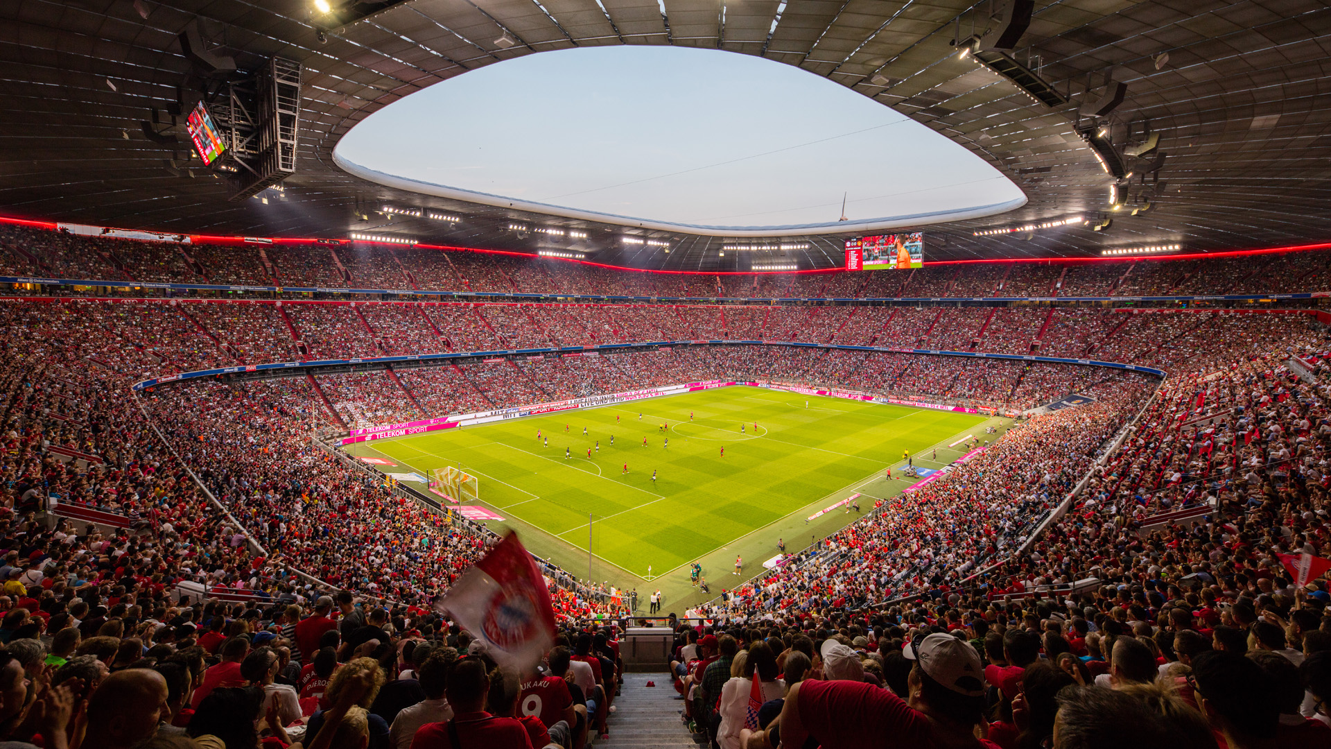 Rund um das Spiel FC Bayern vs. Borussia Mönchengladbach - Allianz Arena