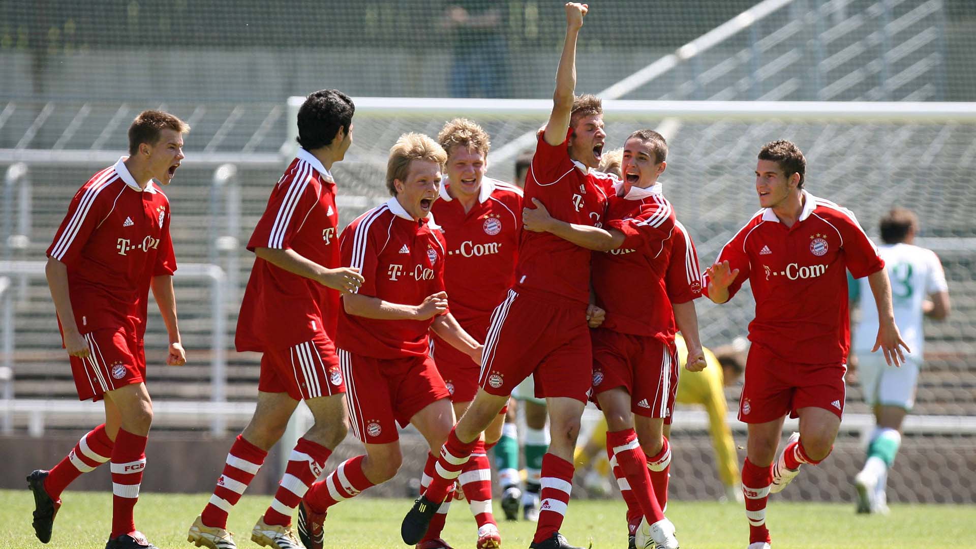 FC Bayern congratulates Thomas Müller on turning 31.
