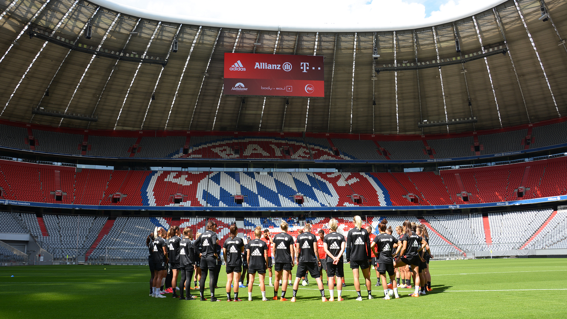 allianz-arena_frauen_200818