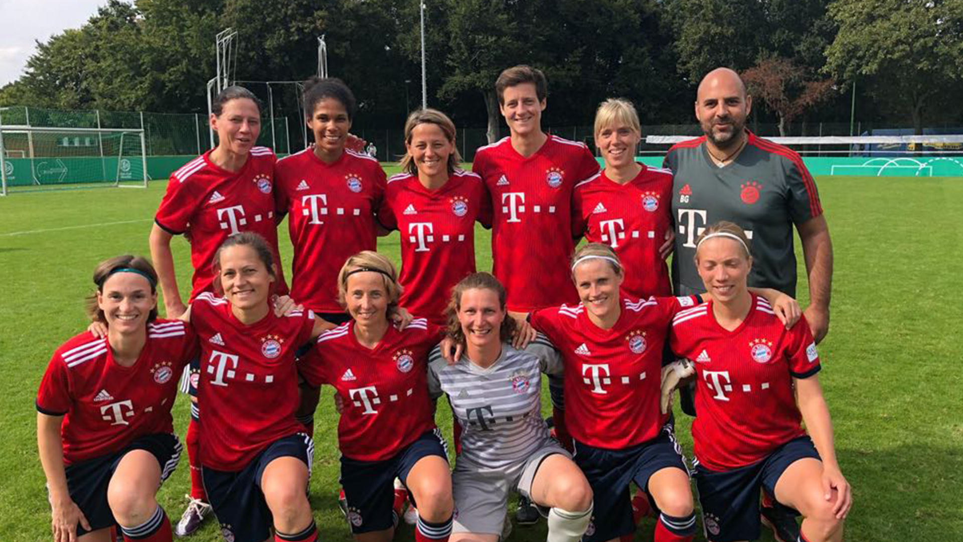 Fc Bayern München Frauen Kader - Fc Bayern Munchen Auf Usa Reise Der ...