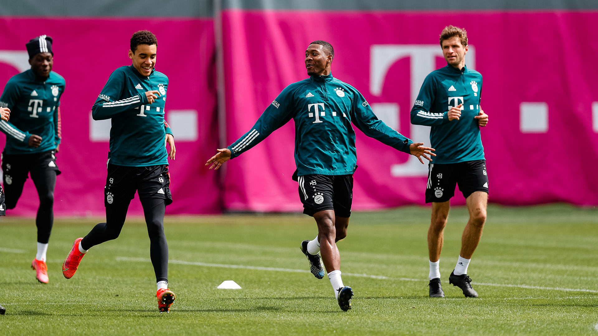 Aiming straight for the title - Bayern challenged in ...