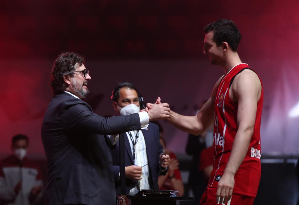 Zipser_and_coach