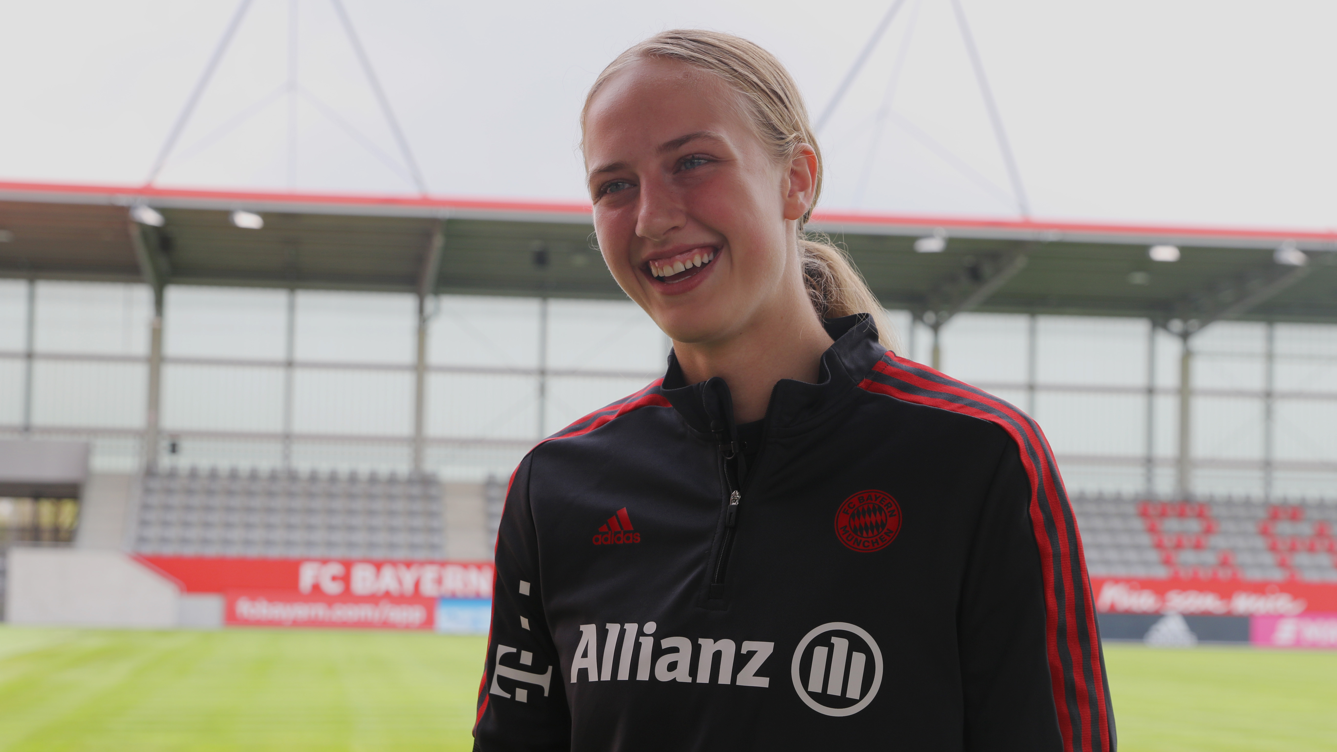 FC Bayern Torhüterin Rúnarsdóttir  im Interview