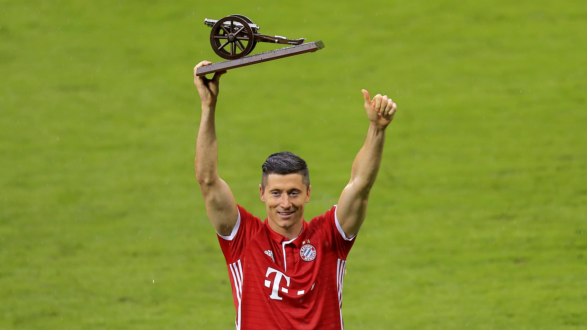 Robert Lewandowski, FC Bayern top goalscorer cannon.