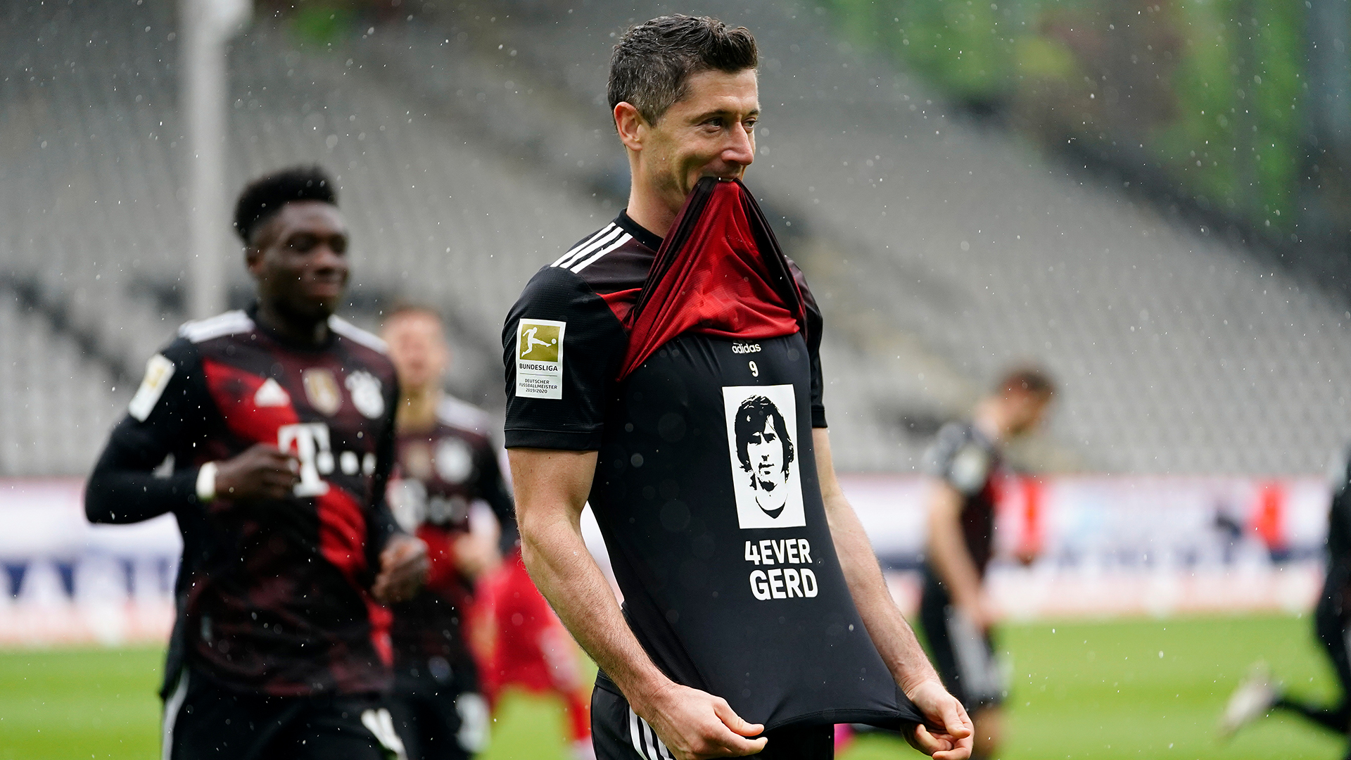 Robert Lewandowski, Gerd Müller, 41 goals.