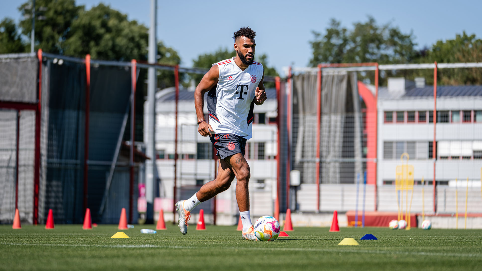 14-training-fc-bayern-090822-fcb