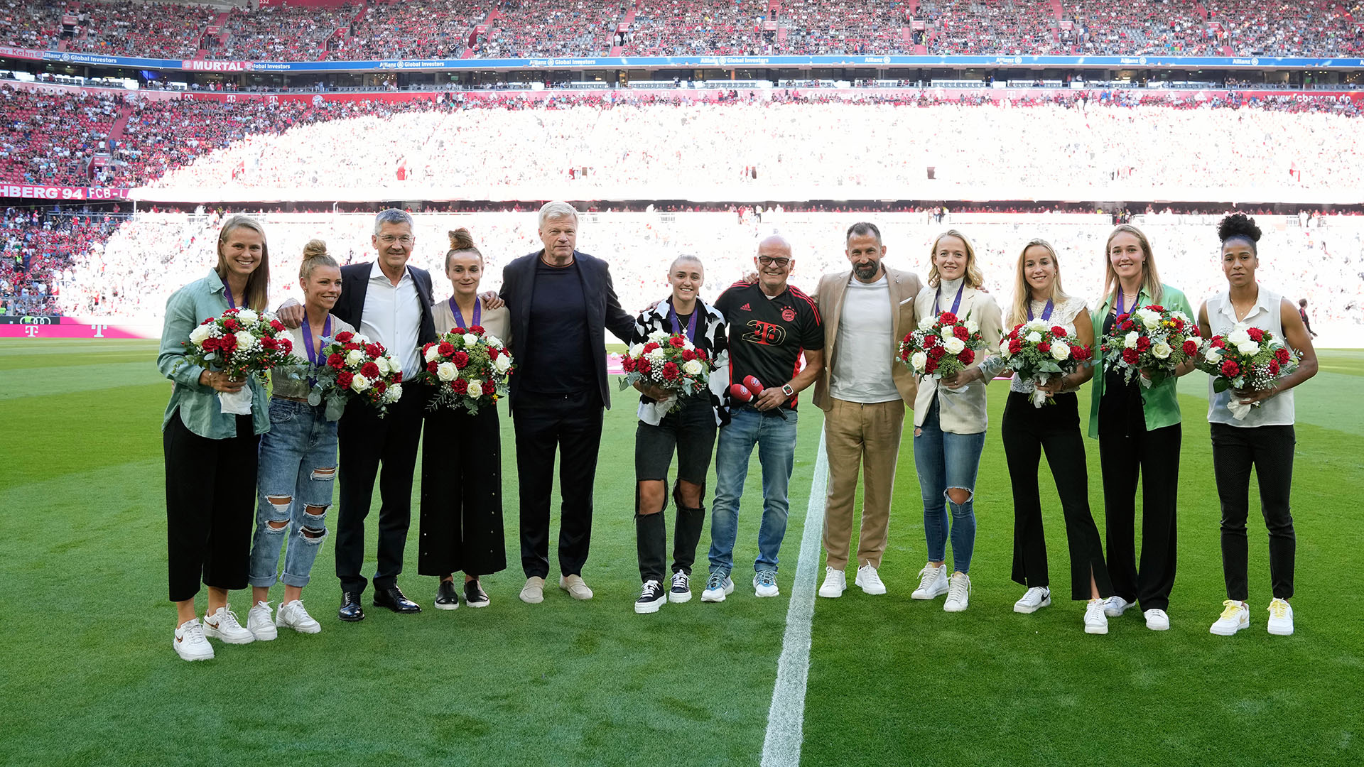 Empfang der EM-Spielerinnen am FC Bayern Campus