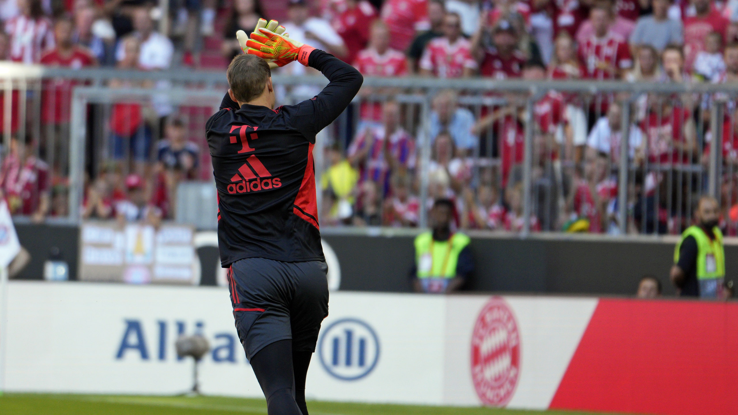 02-fc-bayern-wolfsburg-140822-mel