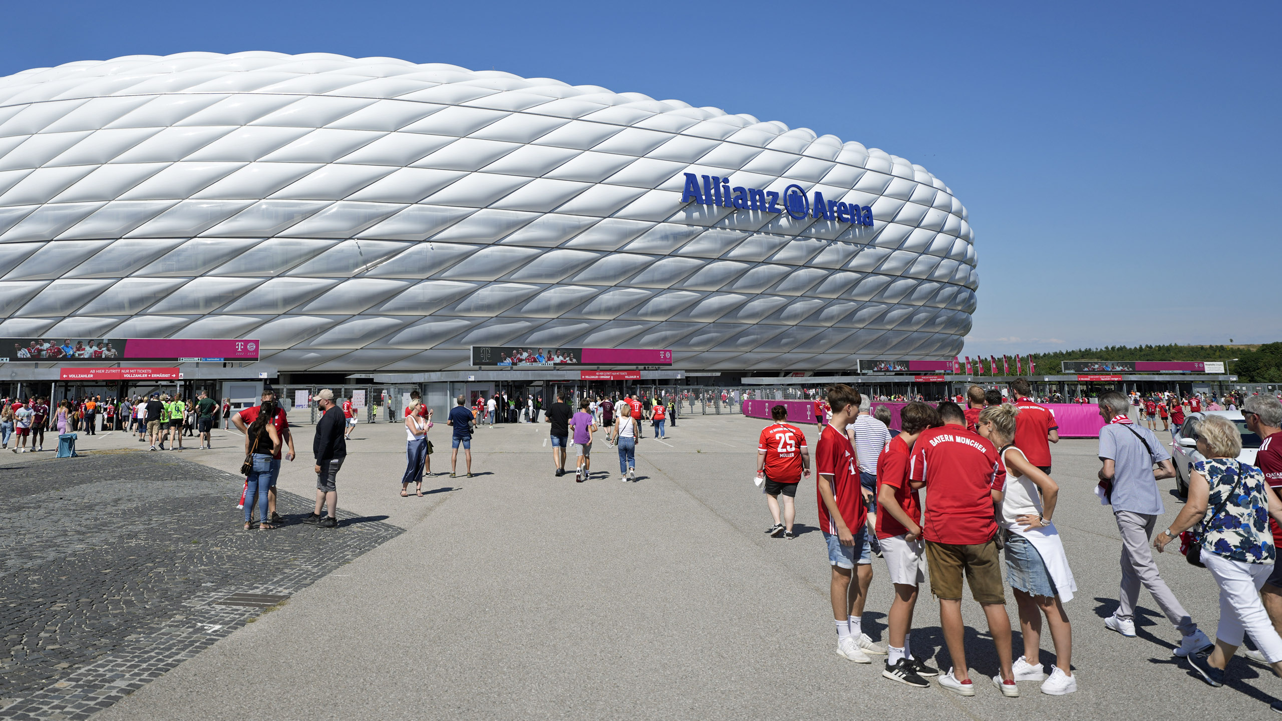 04-fc-bayern-wolfsburg-140822-mel