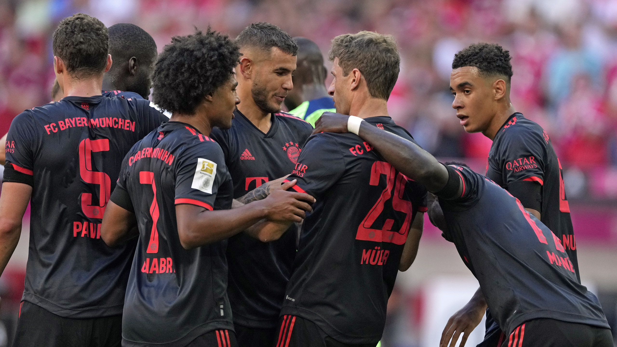 16-fc-bayern-wolfsburg-140822-mel