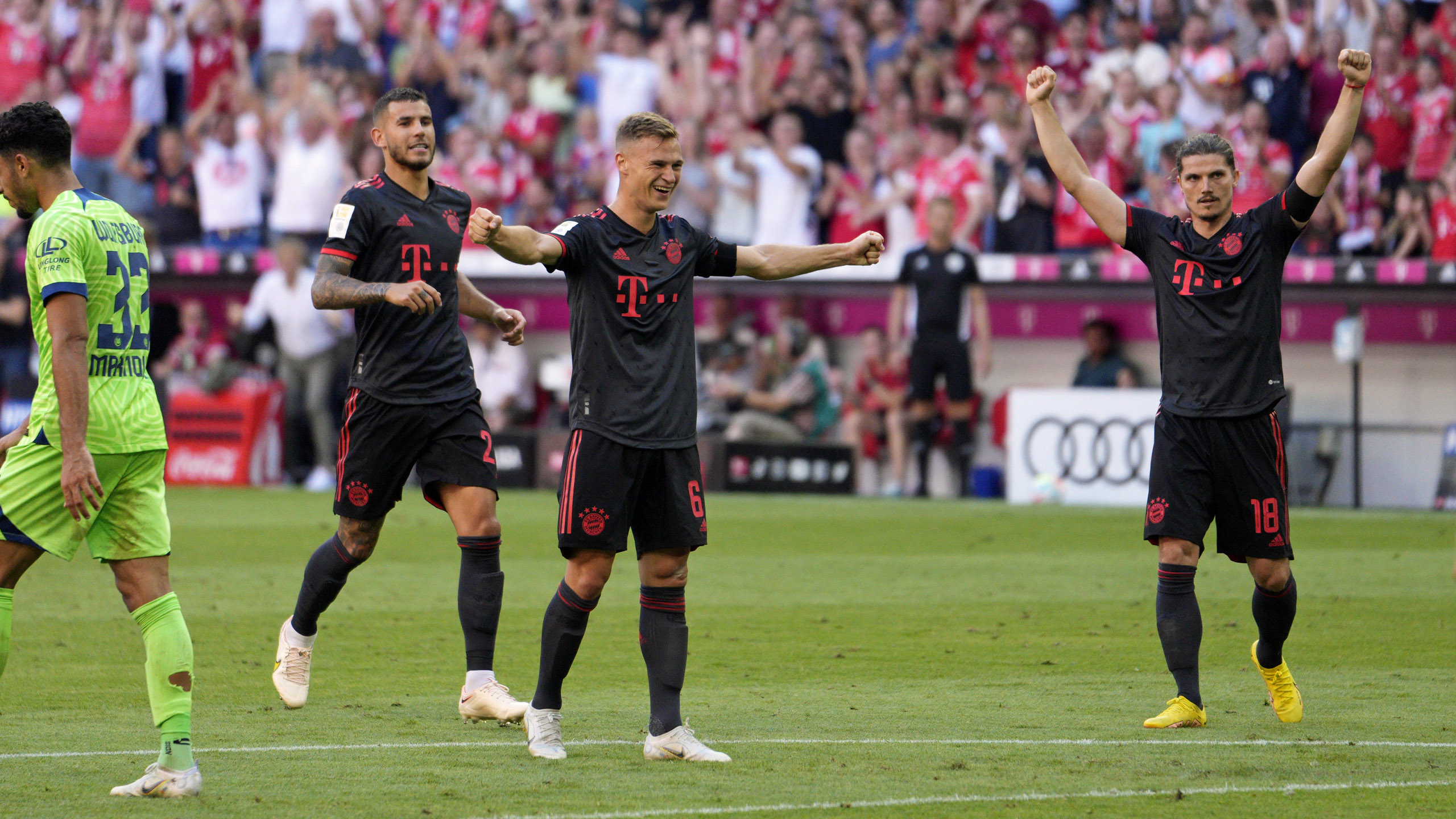 17-fc-bayern-wolfsburg-140822-mel