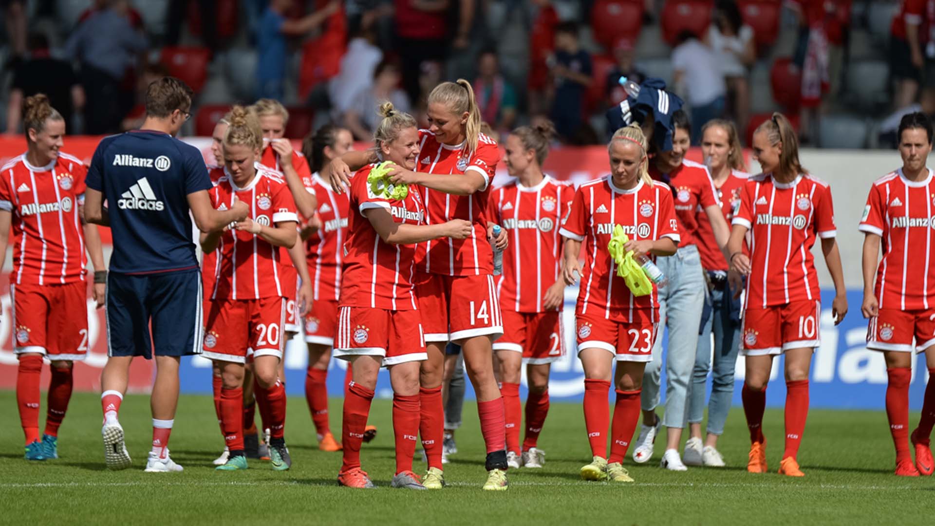 Gegen Wolfsburg feierten die FCB-Frauen den ersten Campus-Heimsieg.