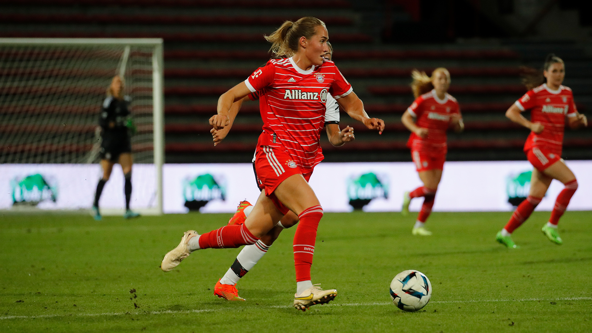 Sydney Lohmann, FC Bayern Frauen, Manchester United